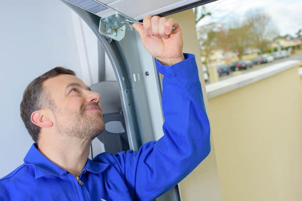Commercial door closer maintenance
